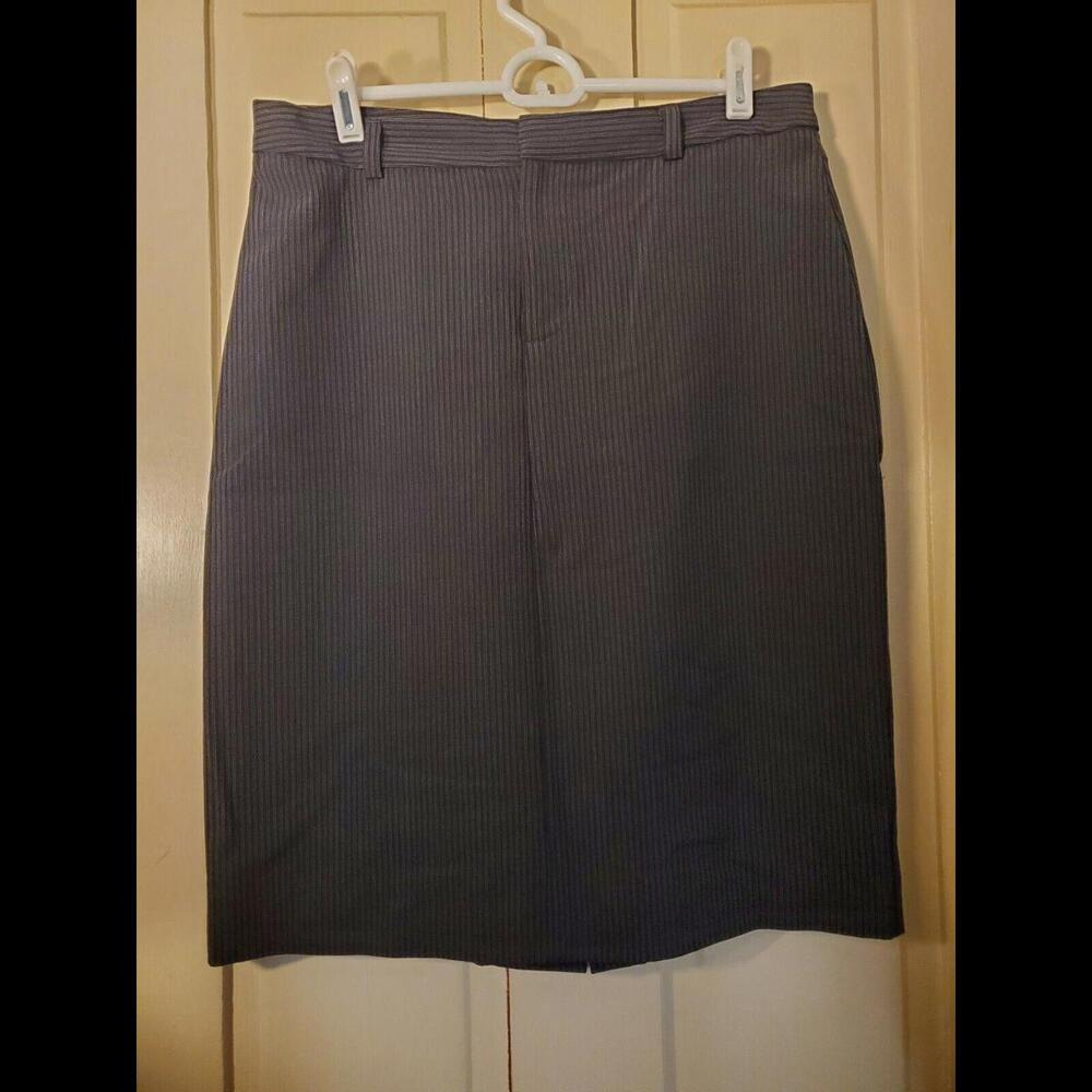 Gap Womens Skirt 10 Black Pinstripe Straight Knee Length